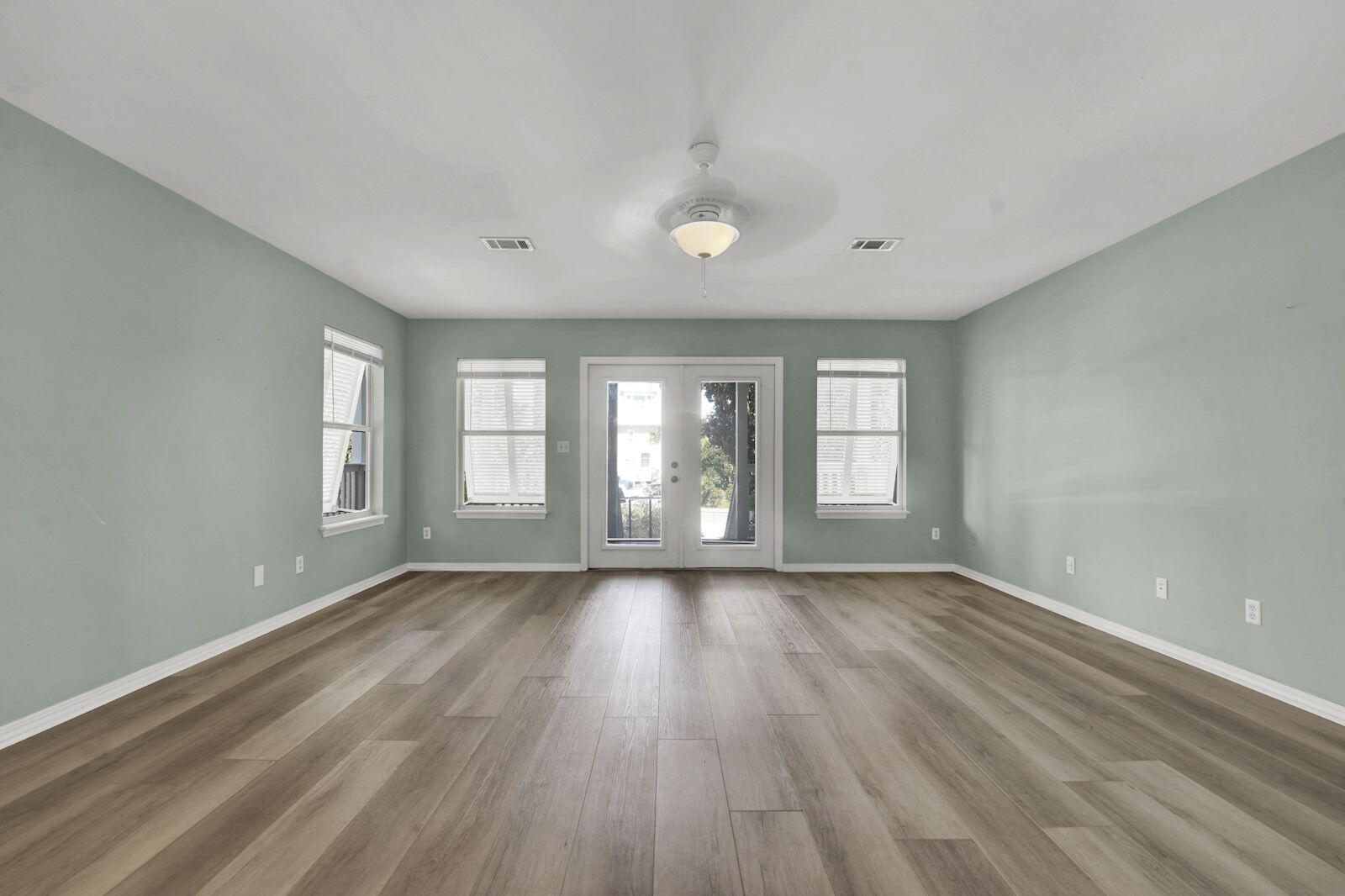 93 Beachfront Trail