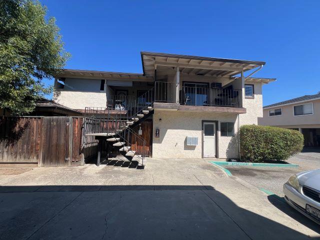 880 Canfield CT