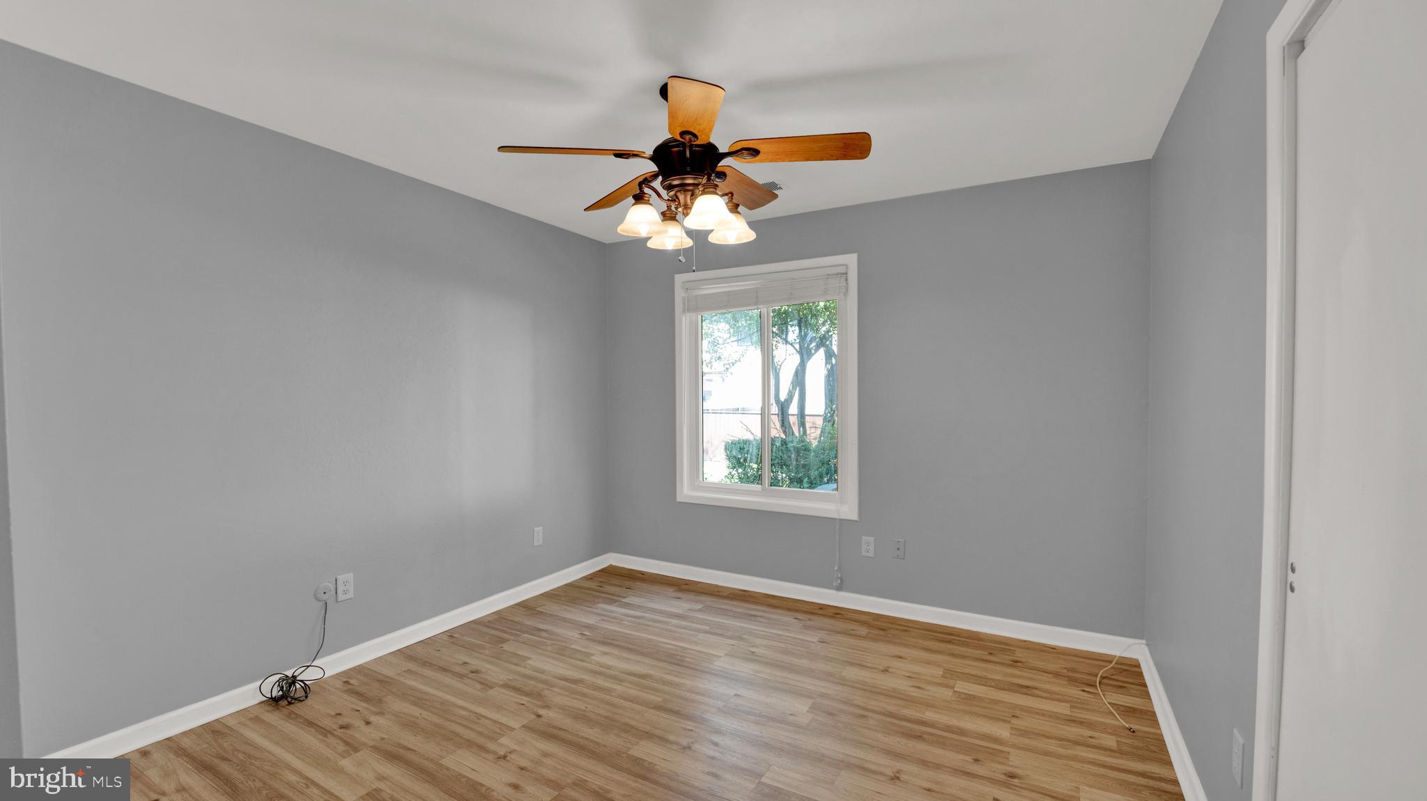5 S AVON DRIVE