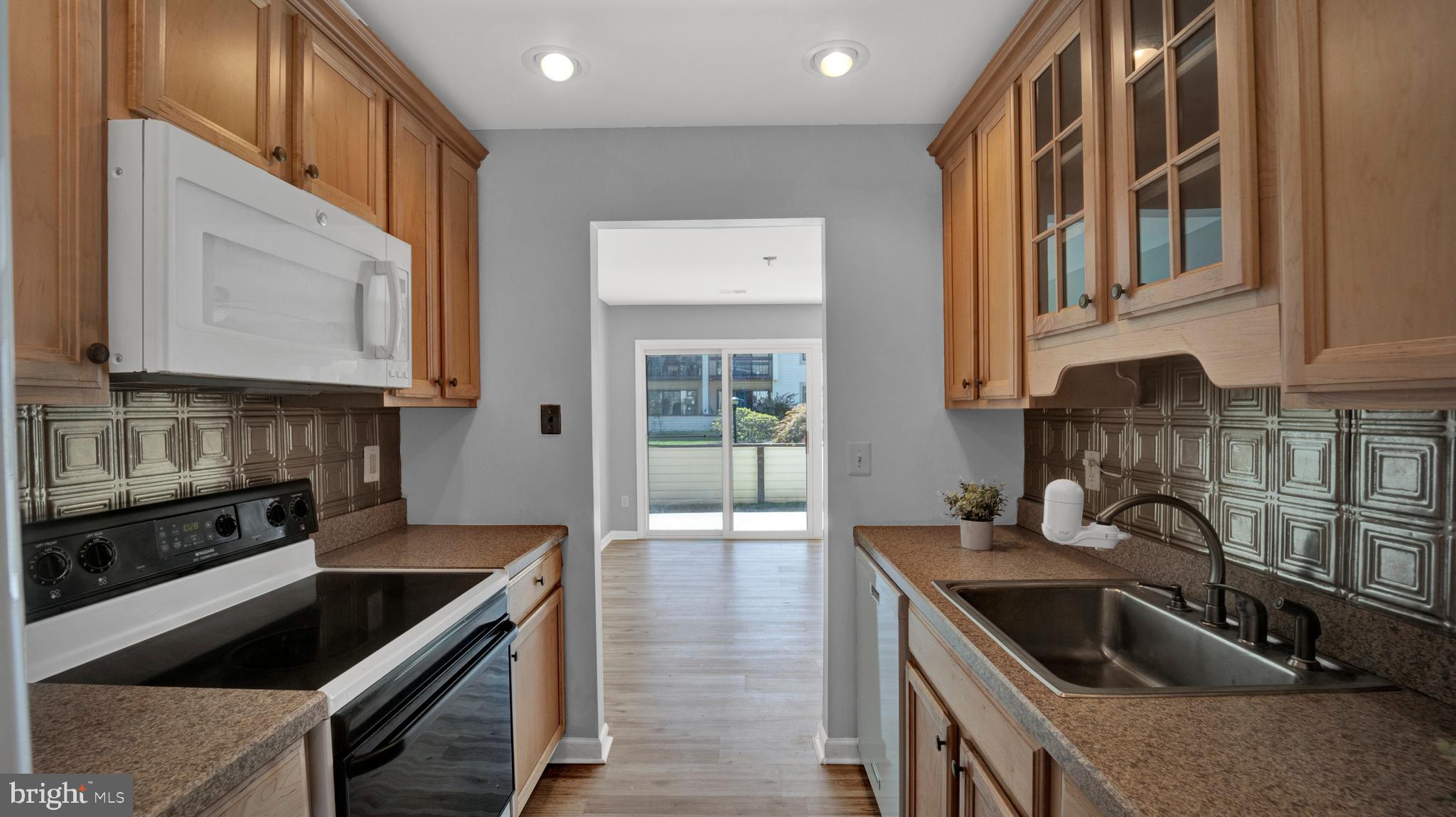 5 S AVON DRIVE
