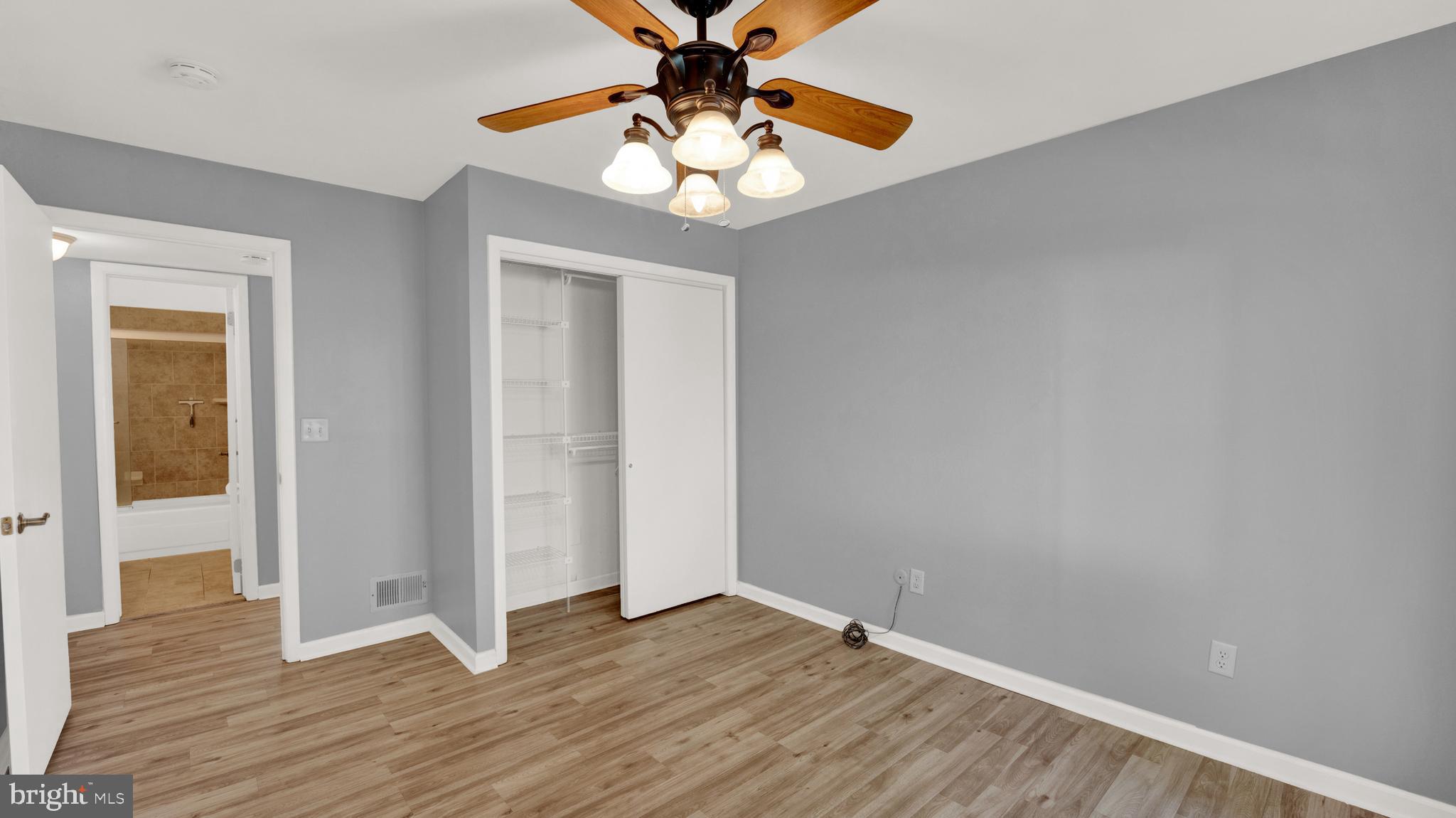 5 S AVON DRIVE