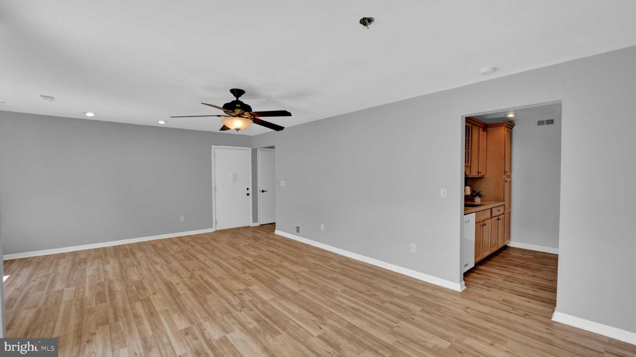 5 S AVON DRIVE