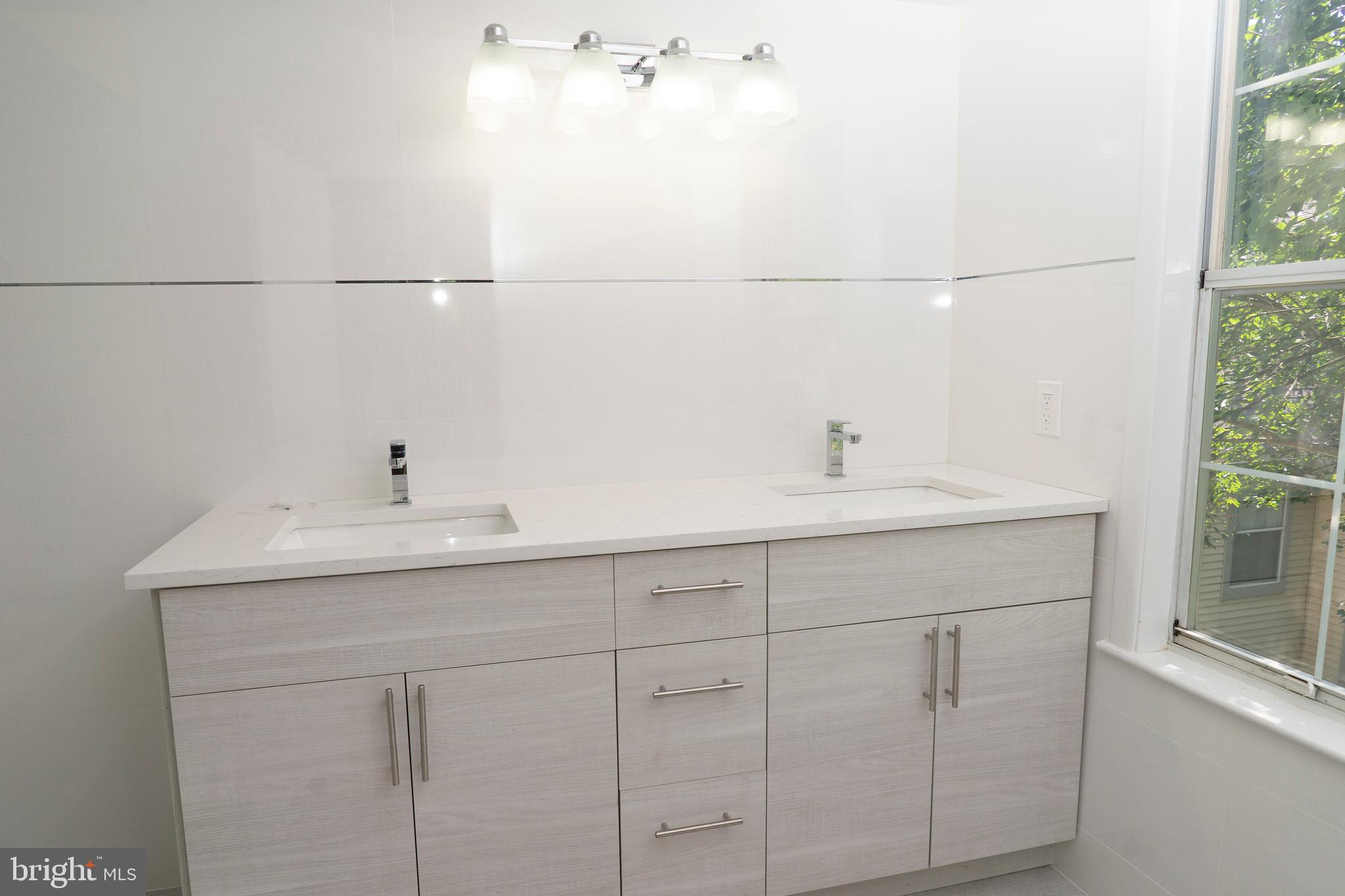 120 Acadia COURT Unit: 10