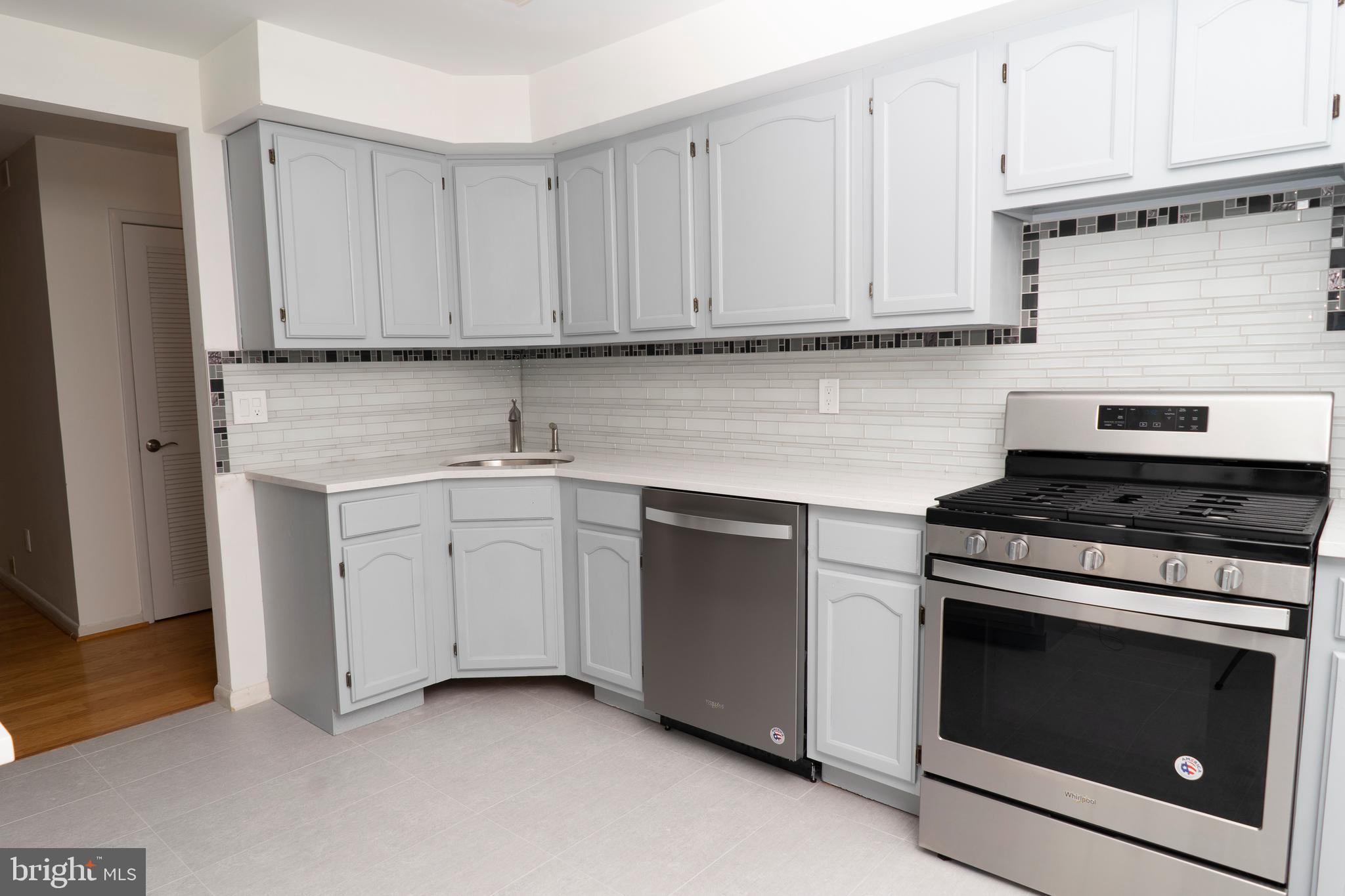 120 Acadia COURT Unit: 10