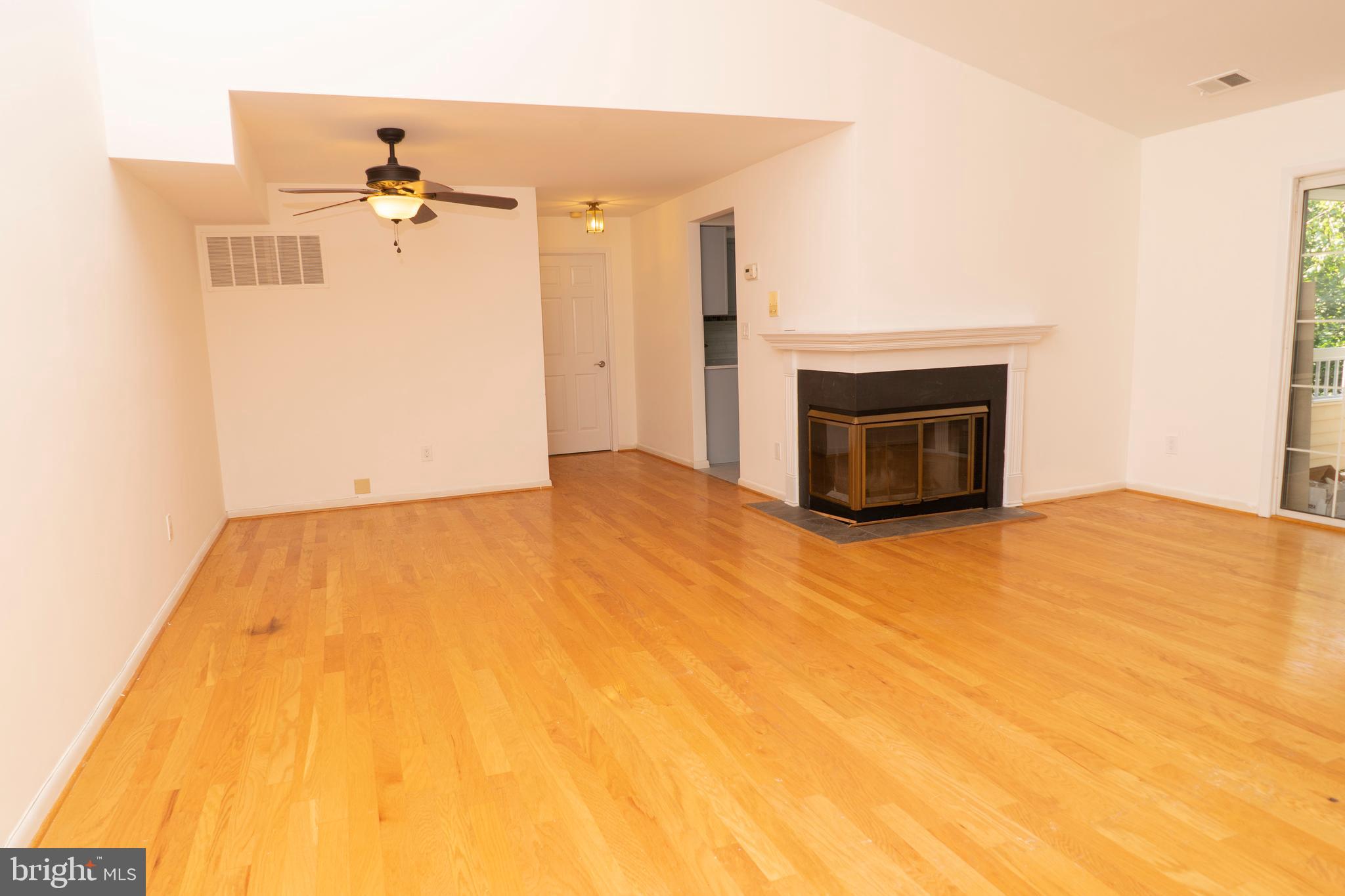 120 Acadia COURT Unit: 10