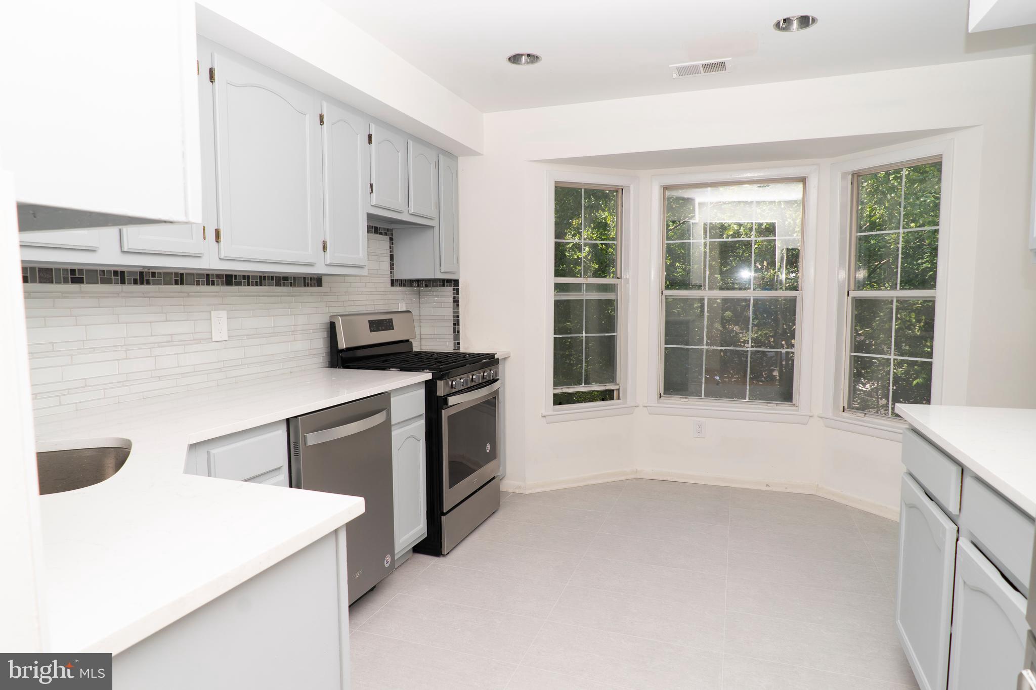 120 Acadia COURT Unit: 10