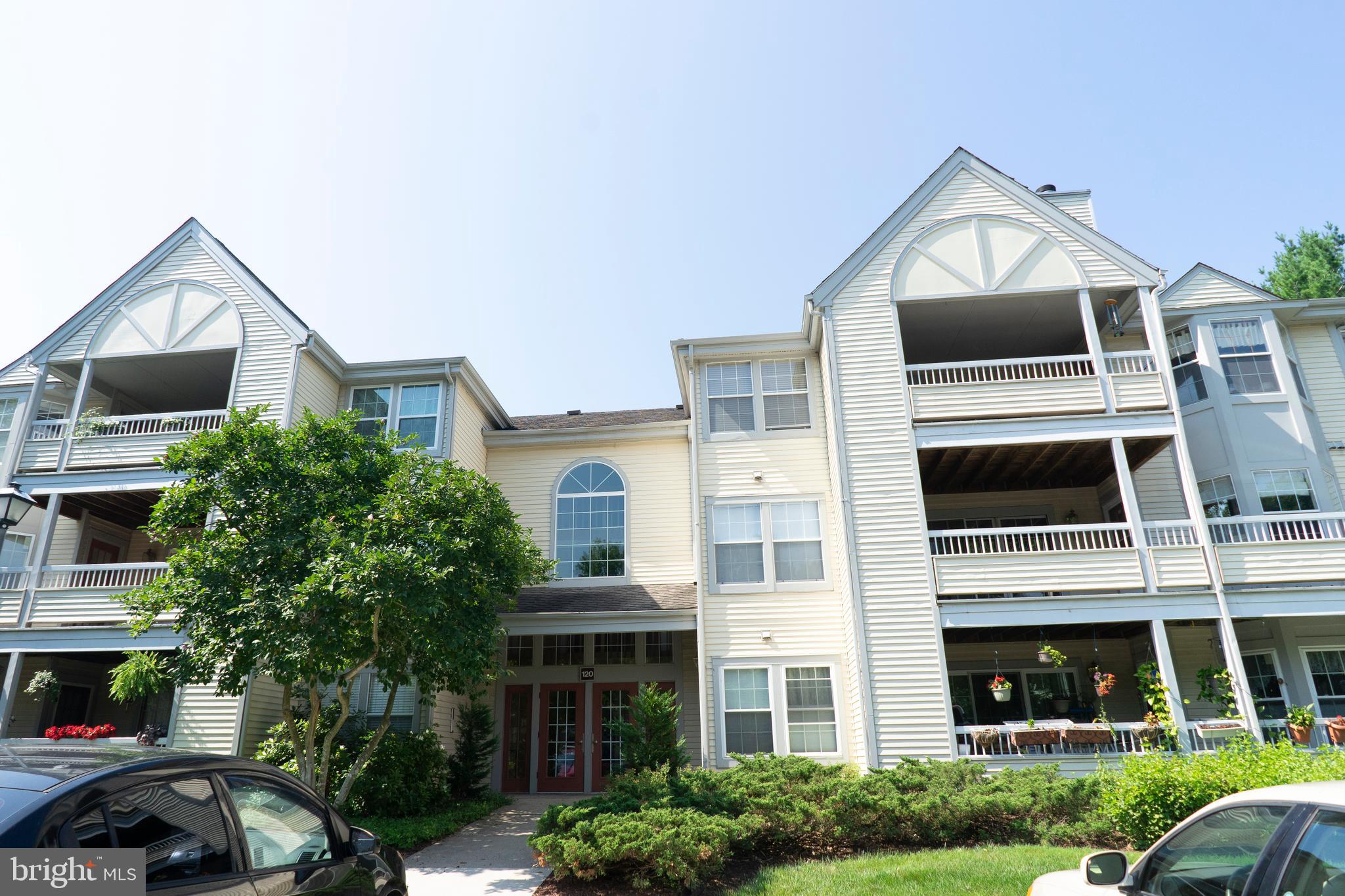 120 Acadia COURT Unit: 10