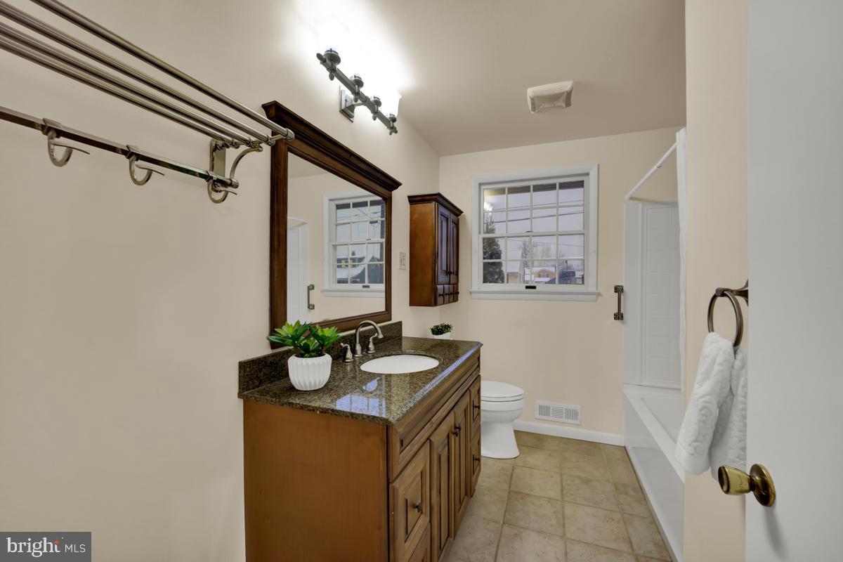 84 Berwyn PLACE