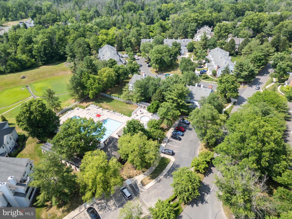 11 Aldgate Ct