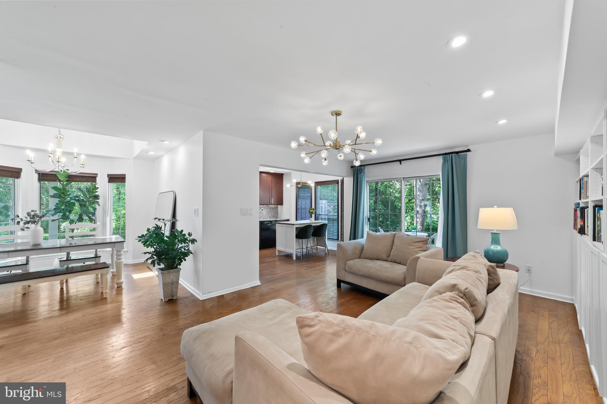 11 Aldgate Ct