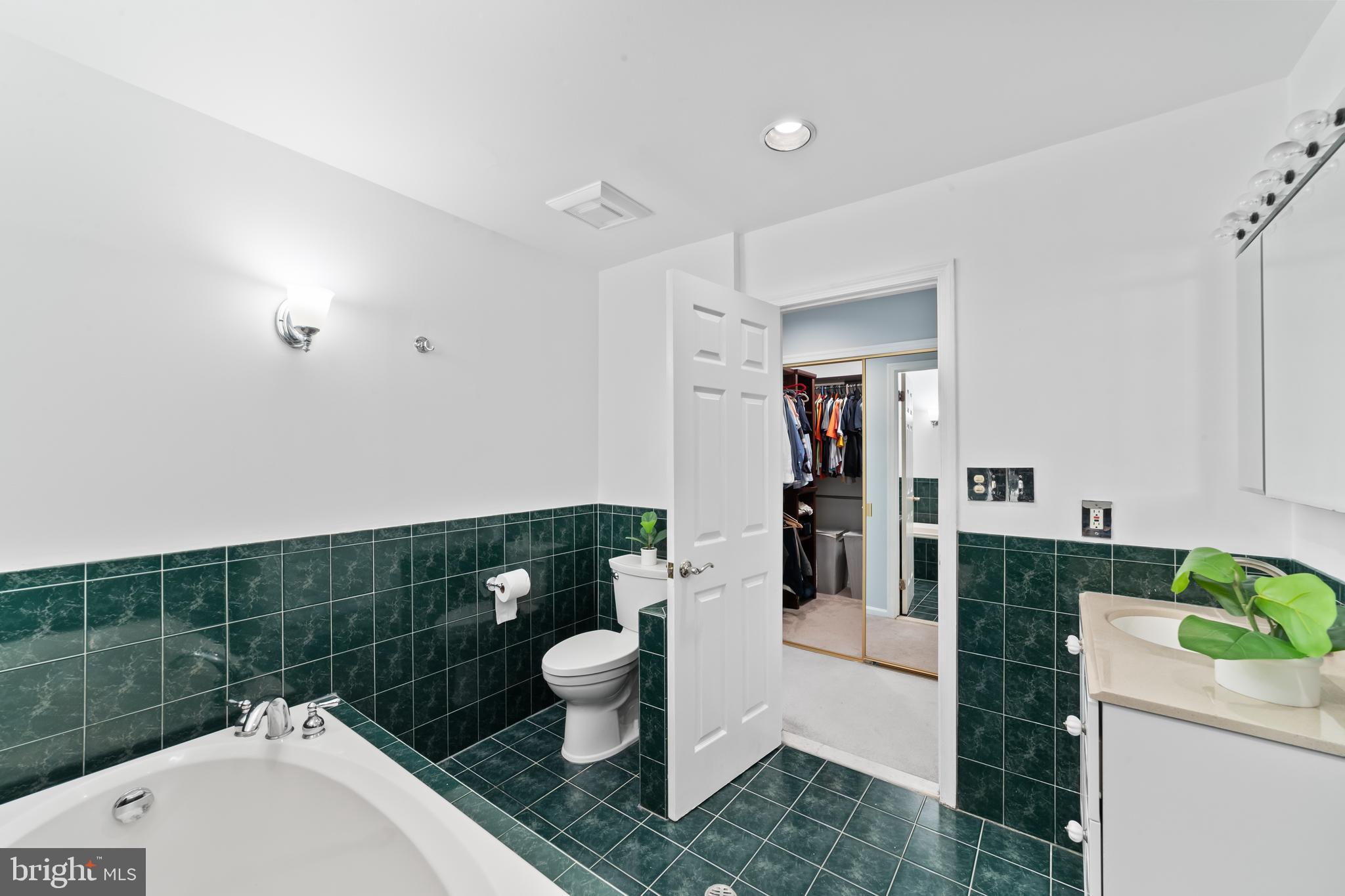 11 Aldgate Ct