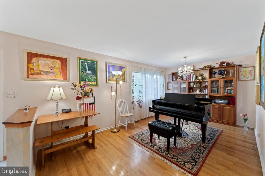 25 Exeter Ct