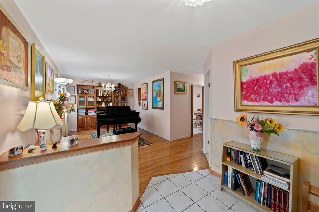 25 Exeter Ct