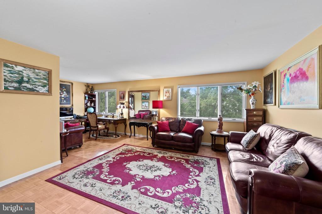 25 Exeter Ct