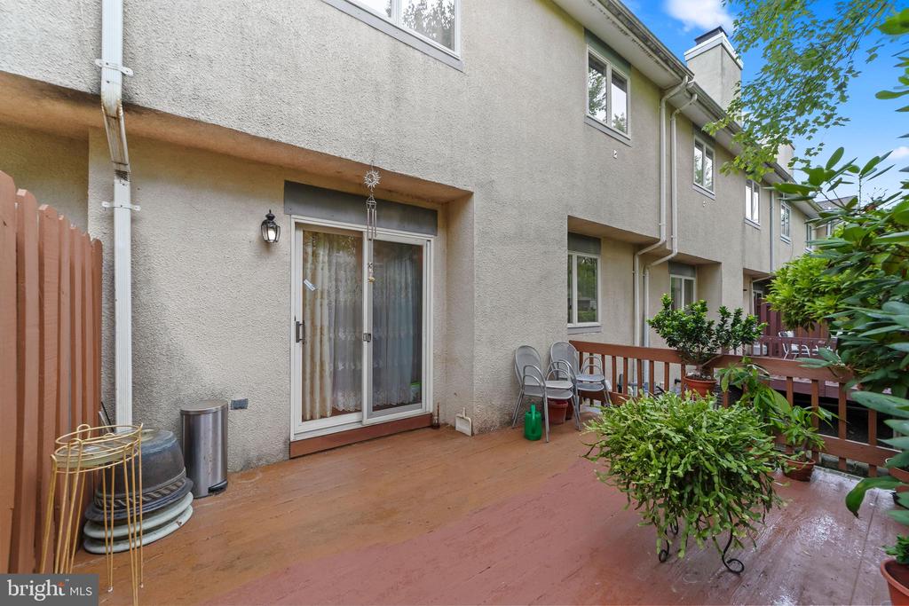 25 Exeter Ct