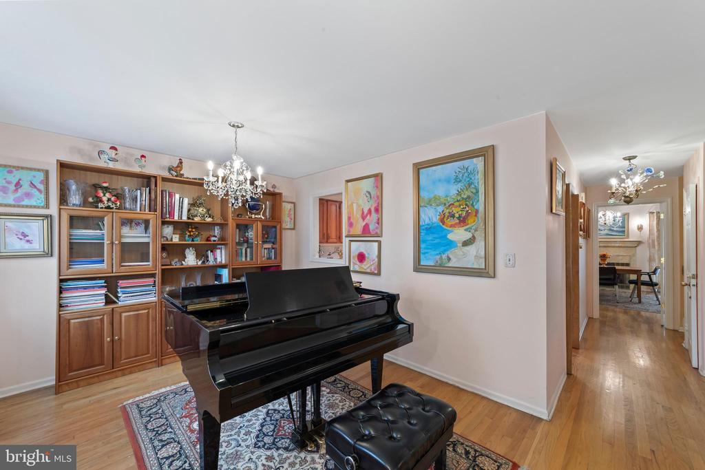 25 Exeter Ct