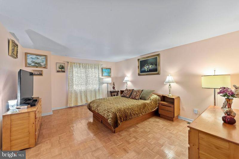 25 Exeter Ct