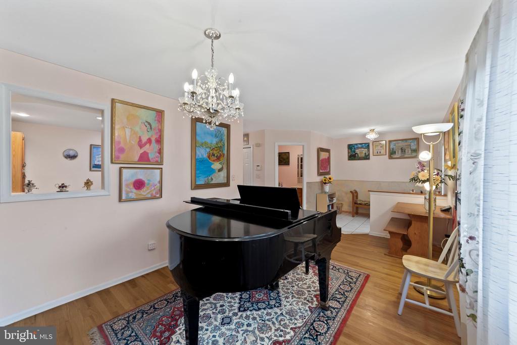 25 Exeter Ct