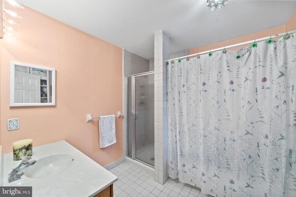 25 Exeter Ct