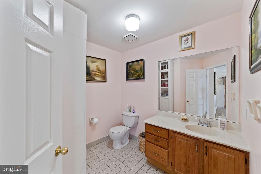 25 Exeter Ct