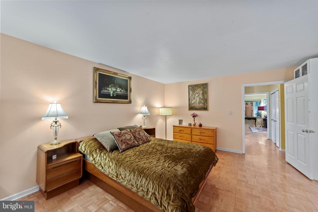 25 Exeter Ct