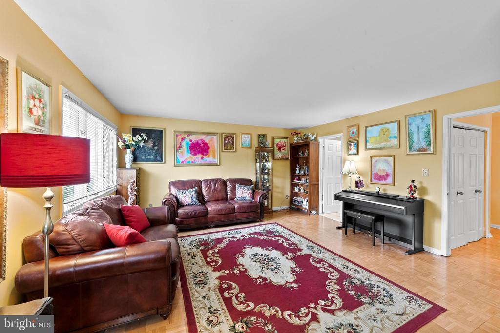 25 Exeter Ct