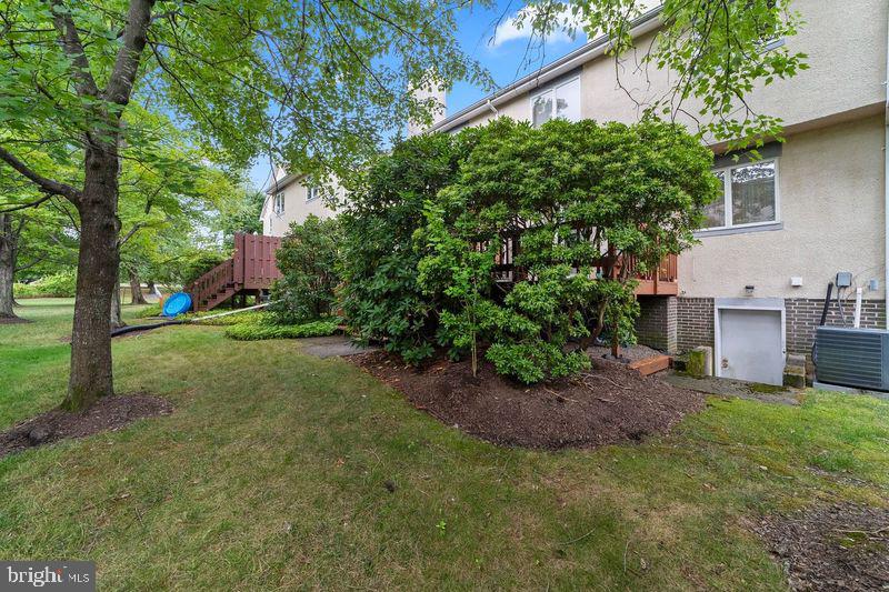 25 Exeter Ct