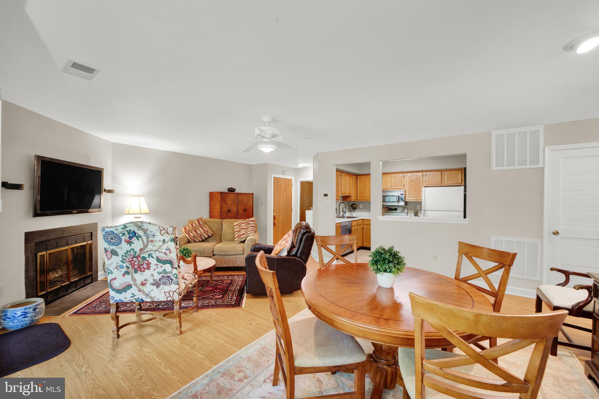 303 Trinity Ct #2