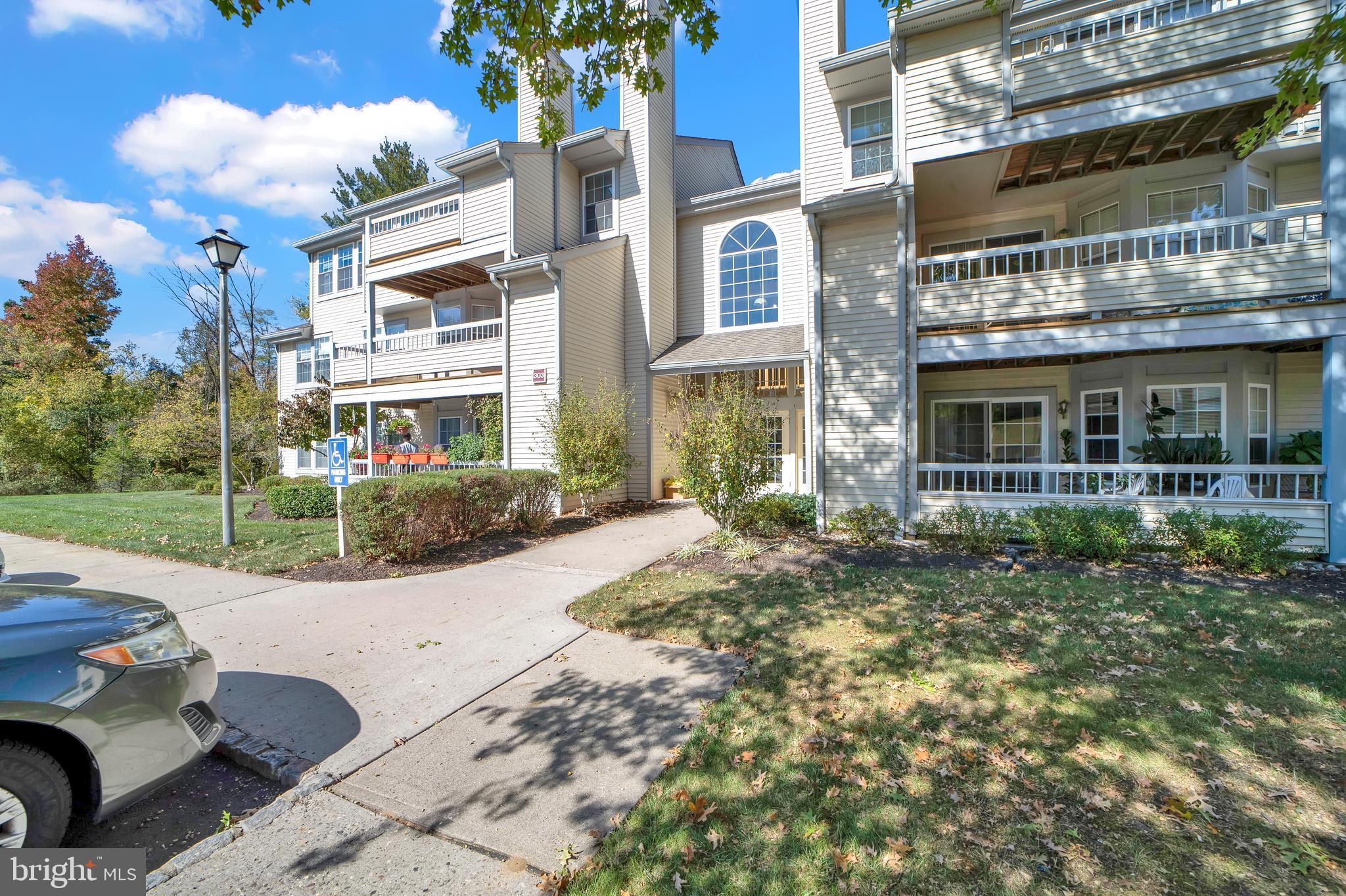 303 Trinity Ct #2