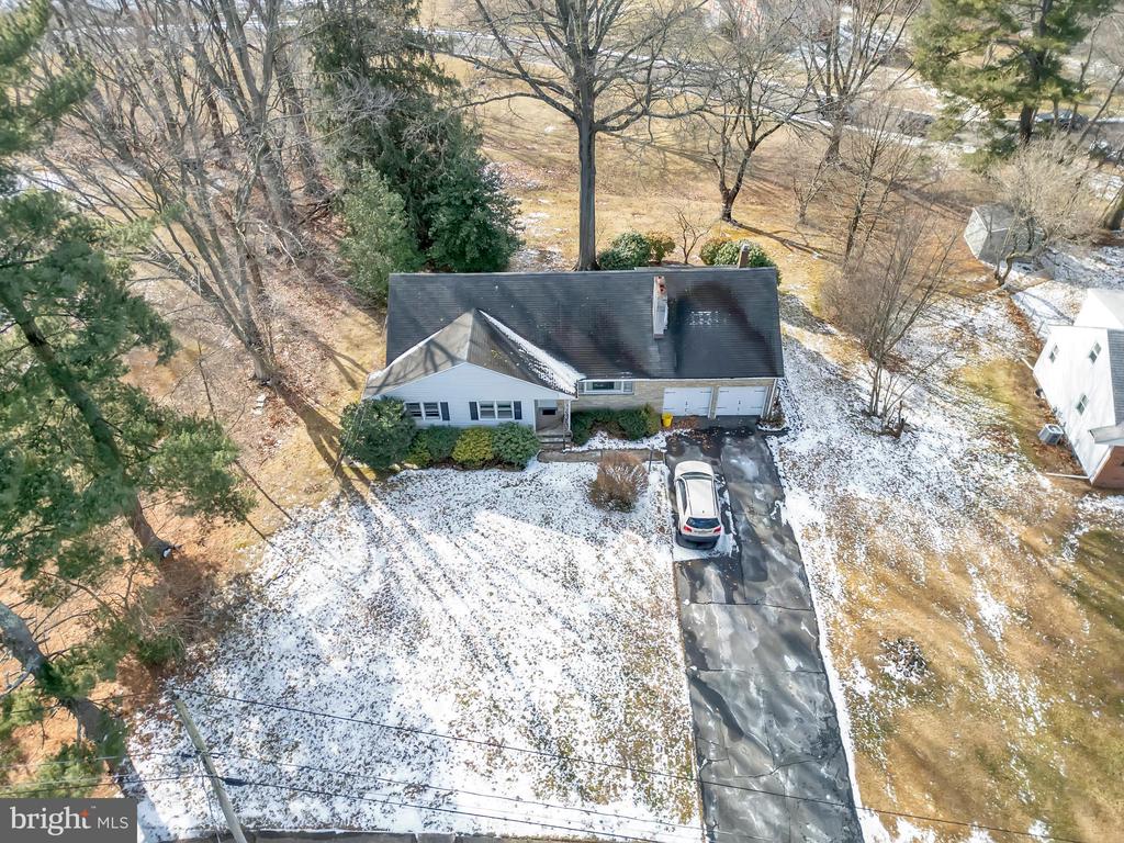 3 Clover Hill Cir