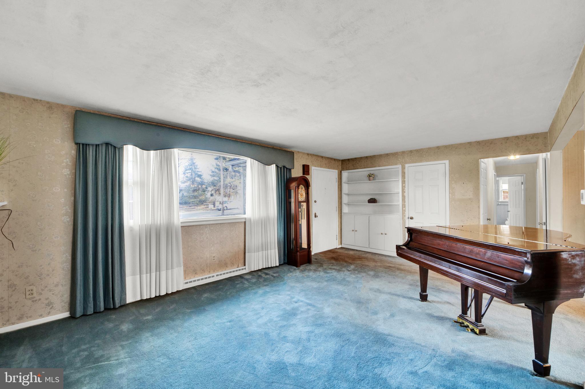 3 Clover Hill Cir