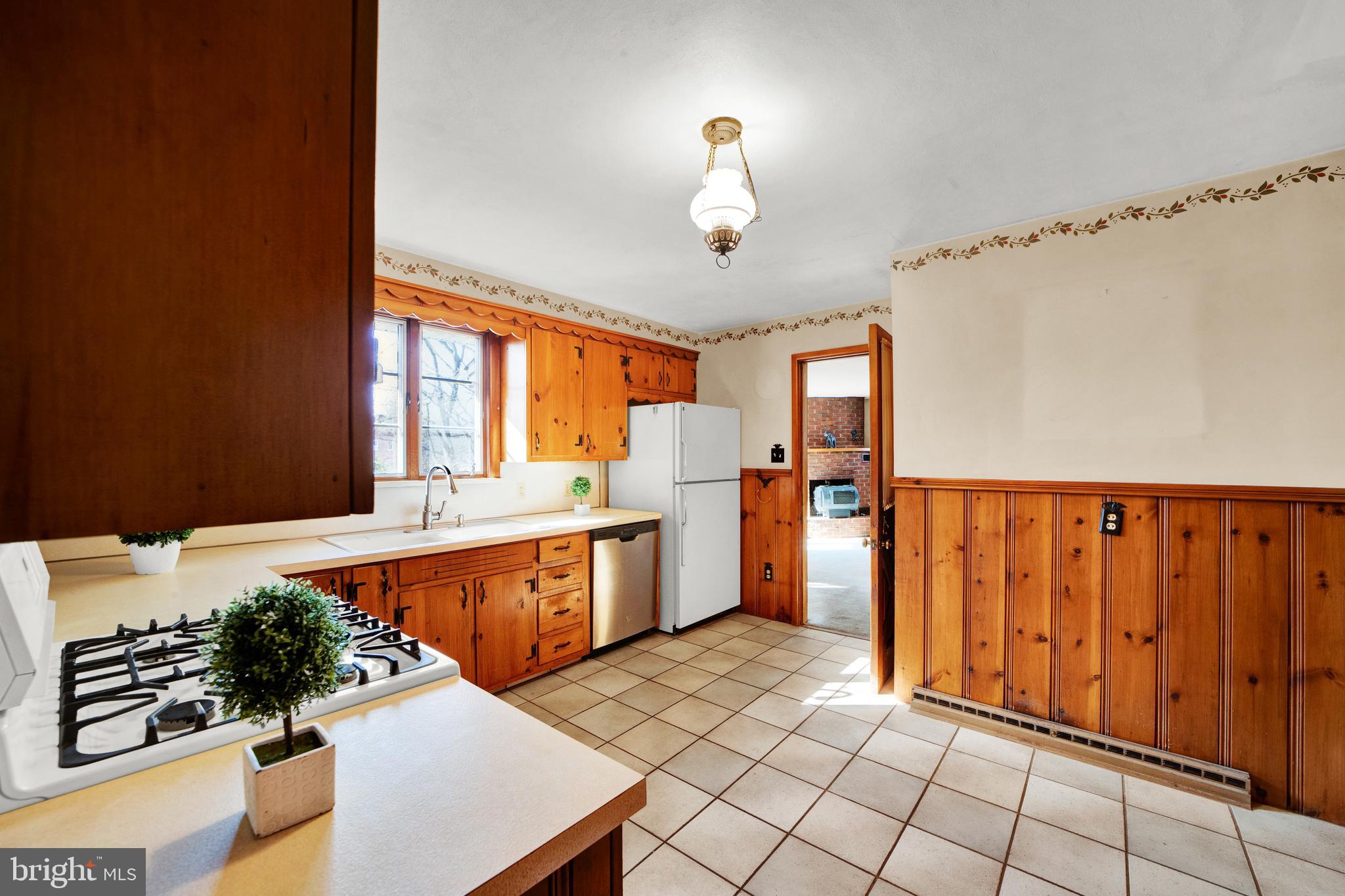3 Clover Hill Cir
