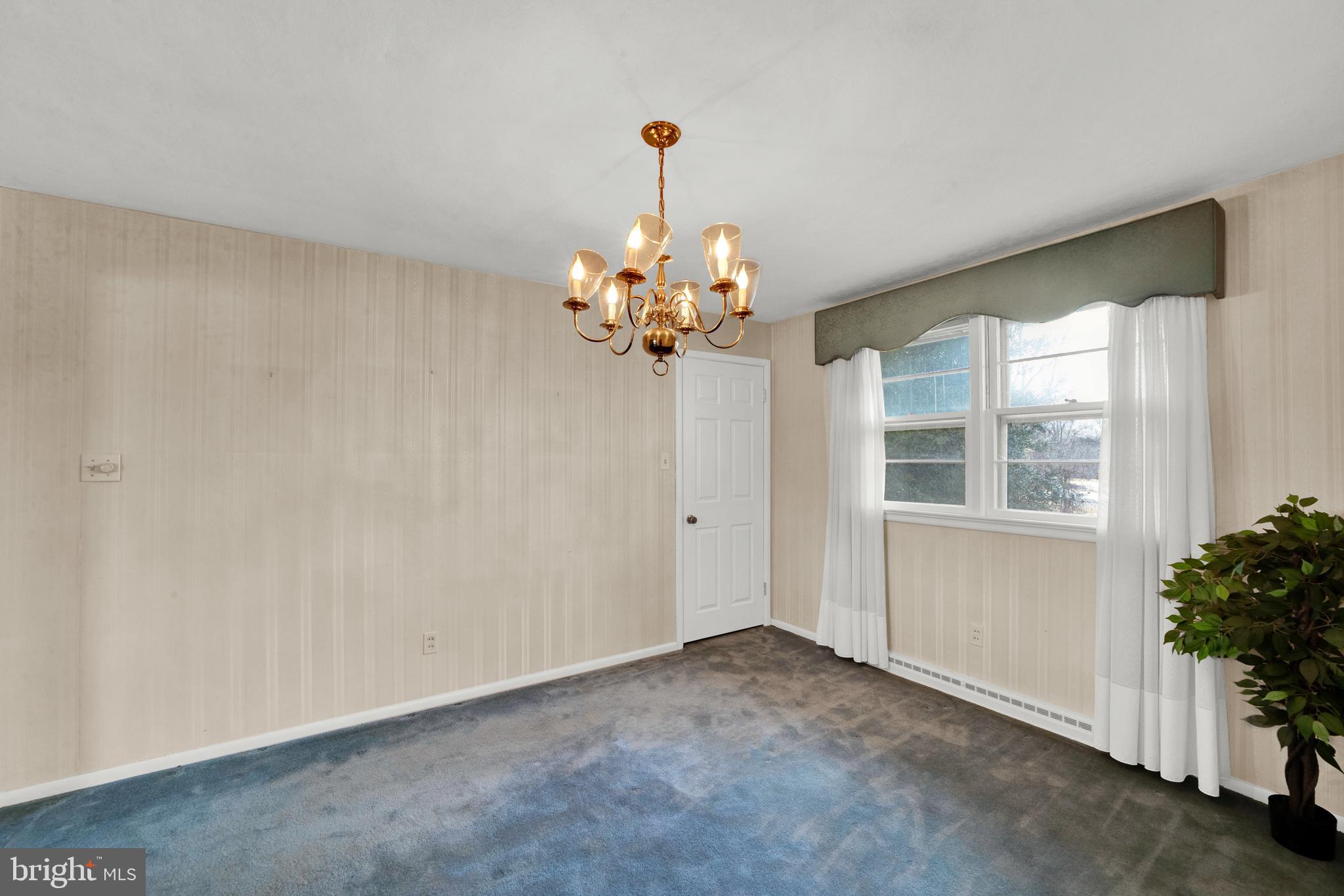 3 Clover Hill Cir