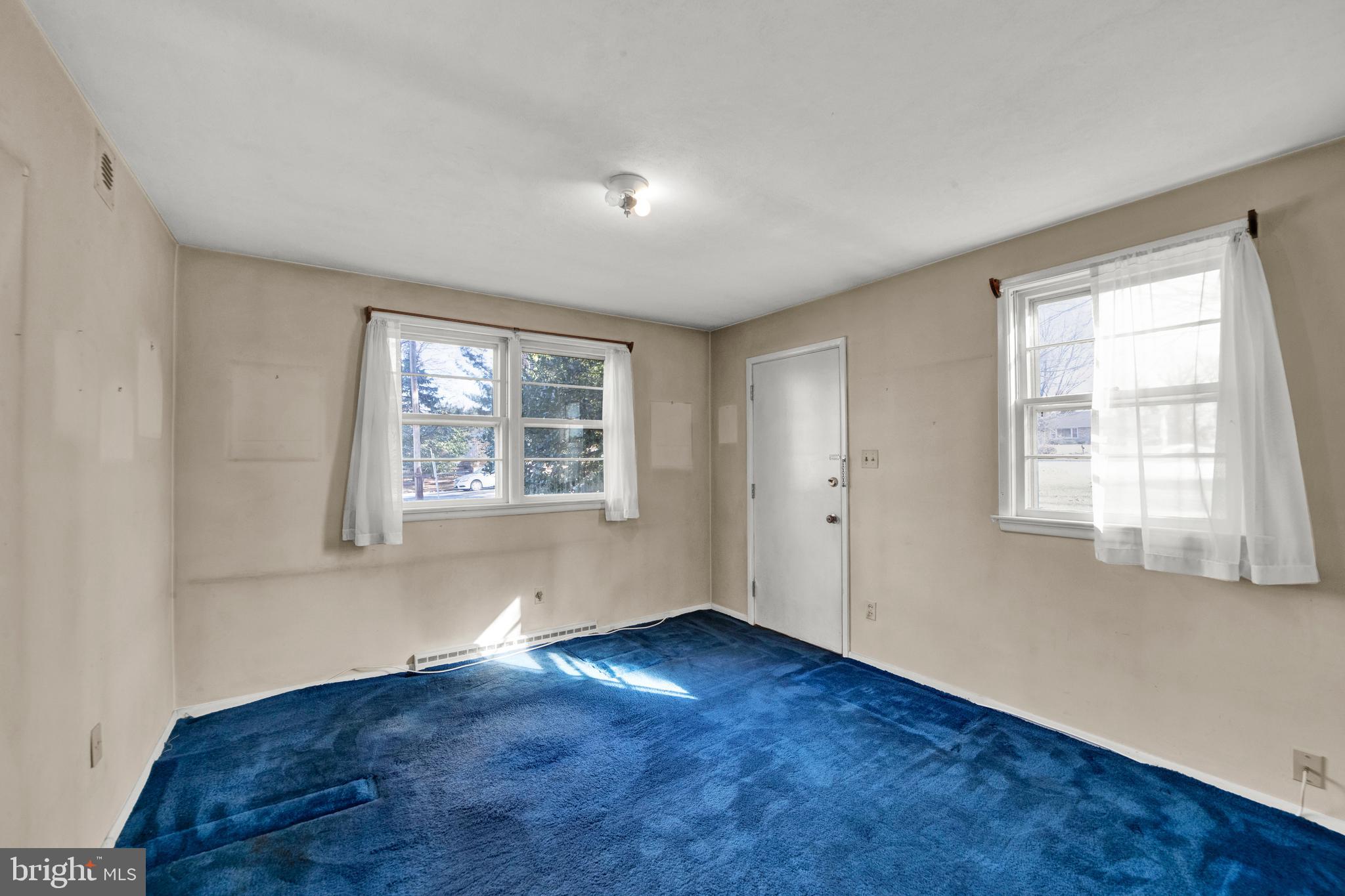 3 Clover Hill Cir