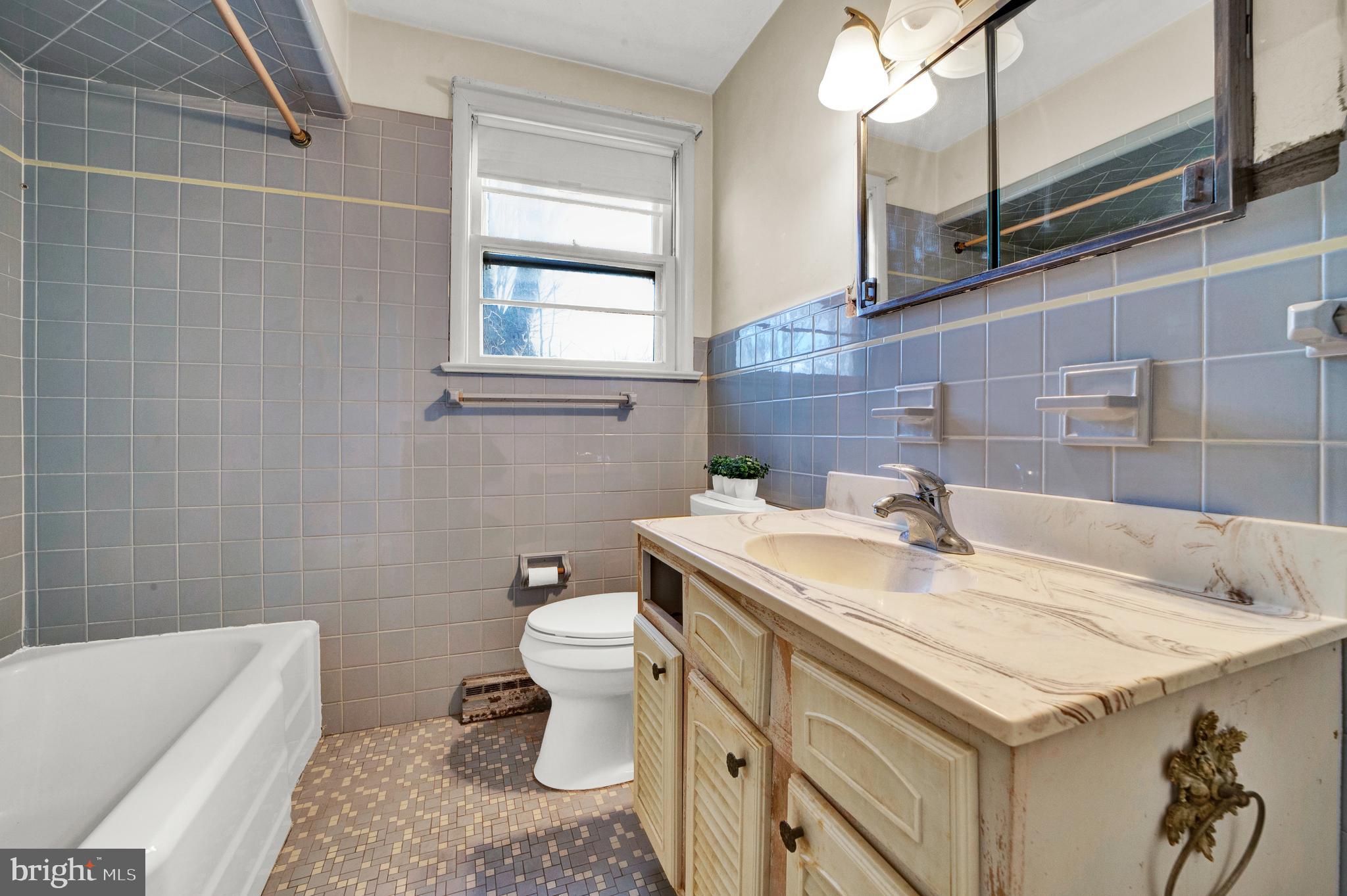 3 Clover Hill Cir