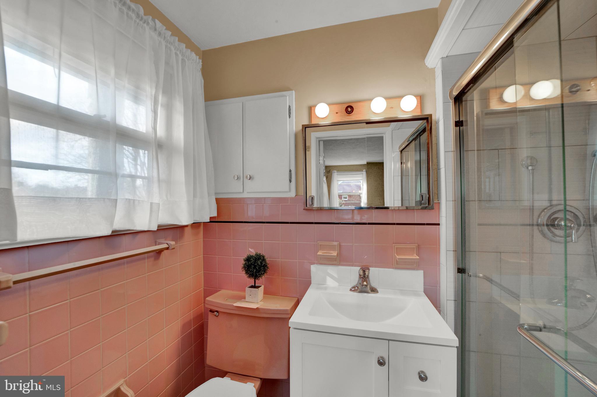3 Clover Hill Cir