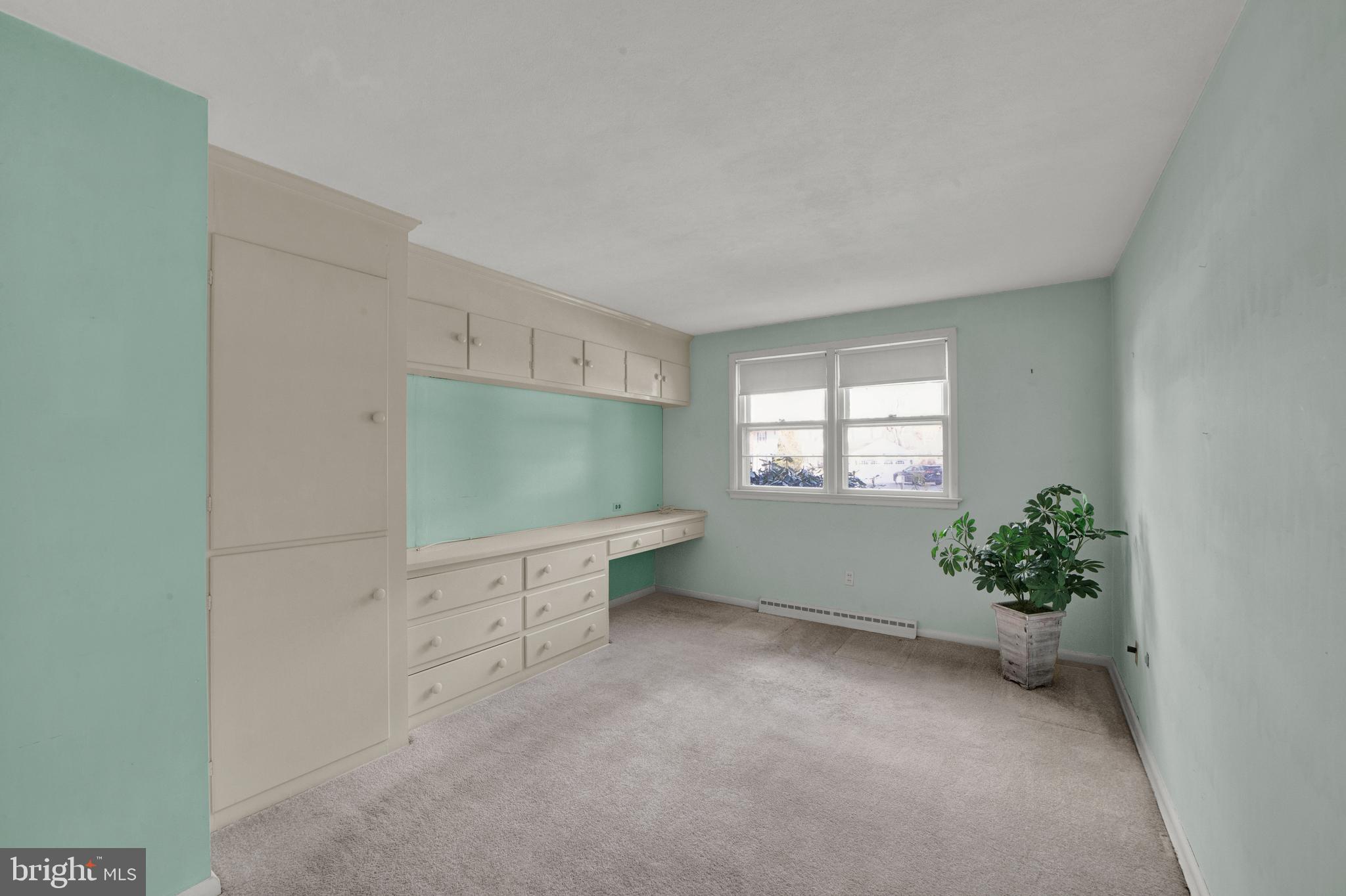3 Clover Hill Cir