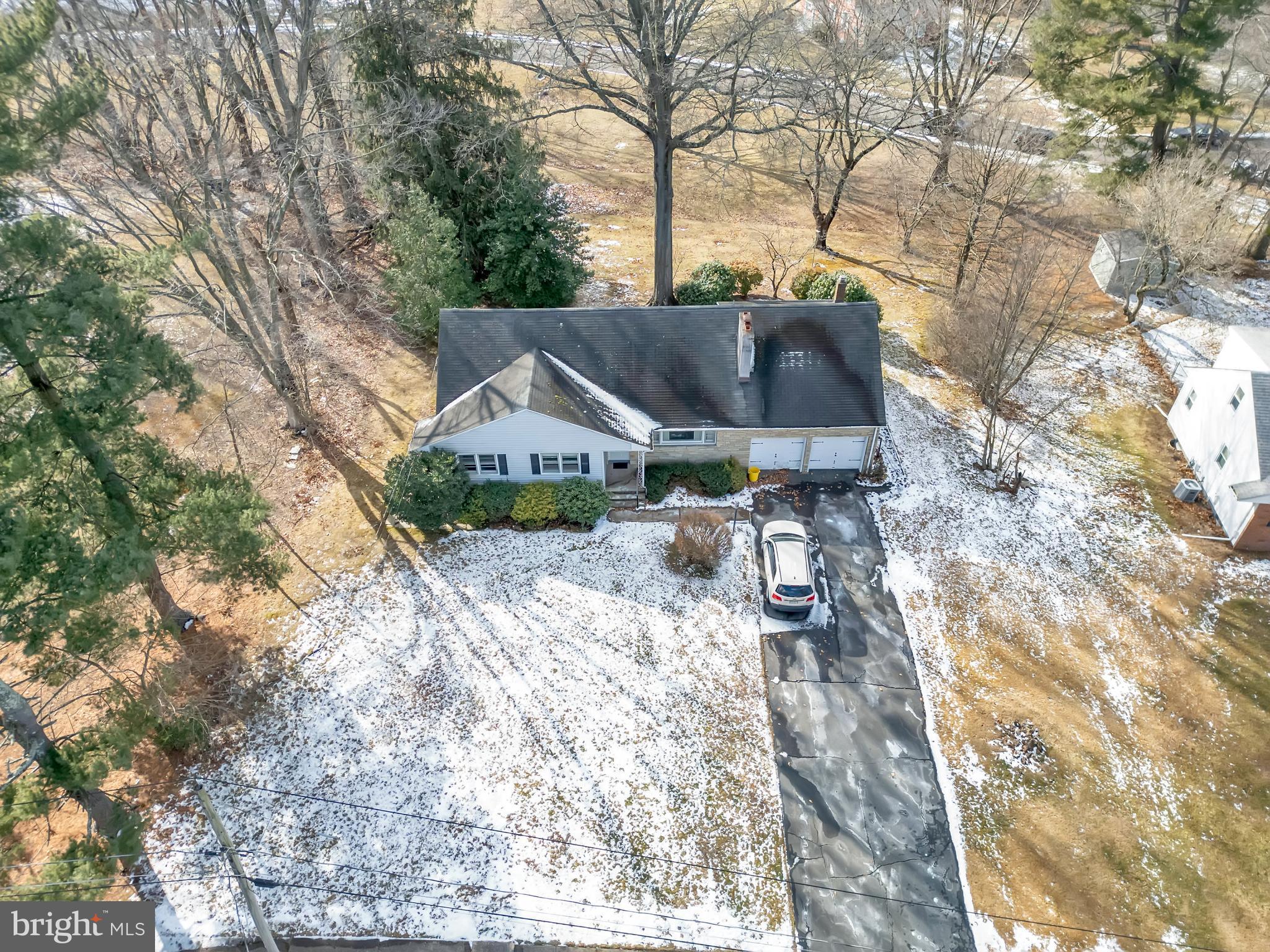 3 Clover Hill Cir