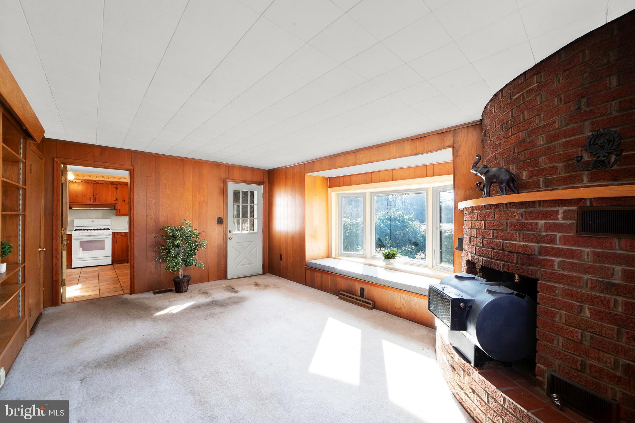 3 Clover Hill Cir