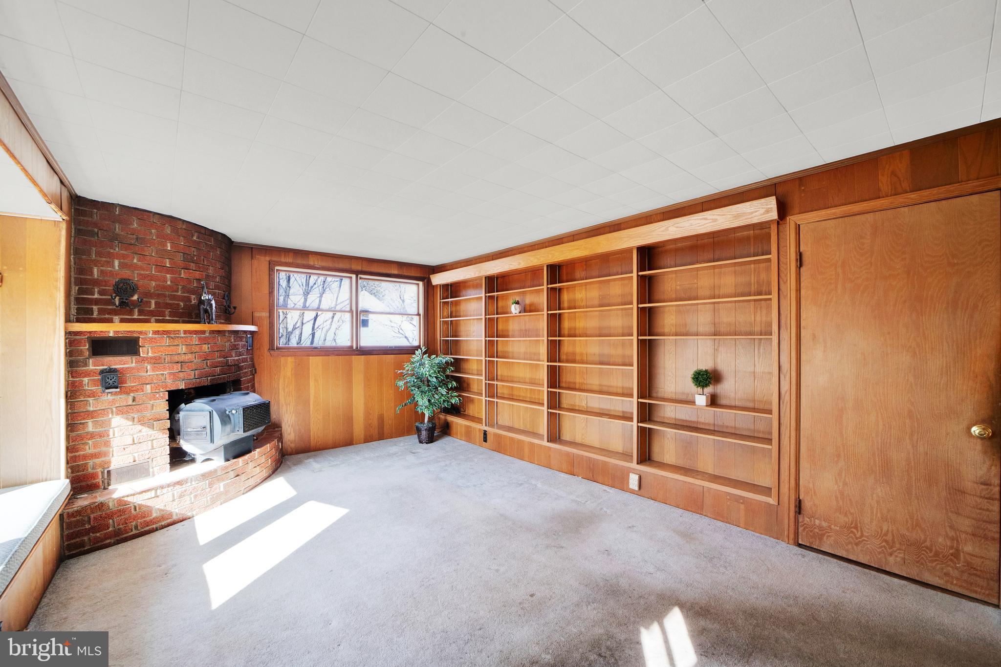 3 Clover Hill Cir