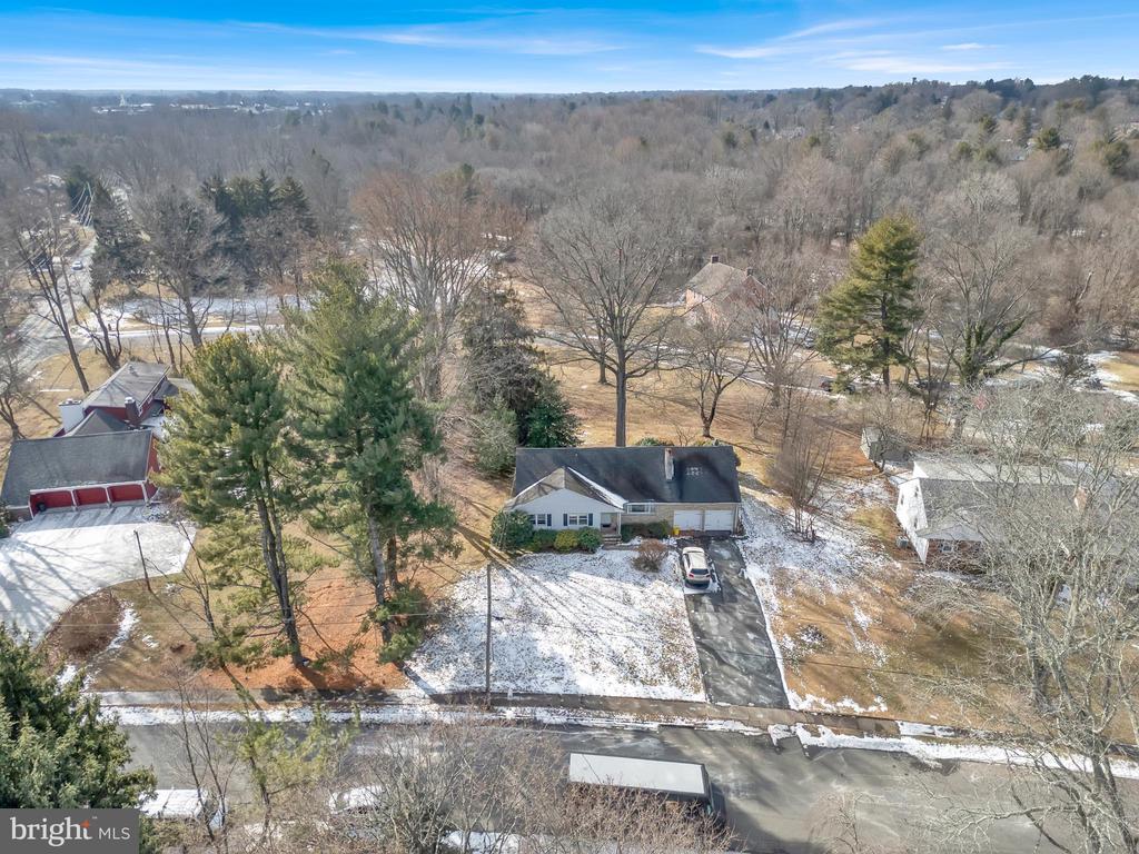 3 Clover Hill Cir