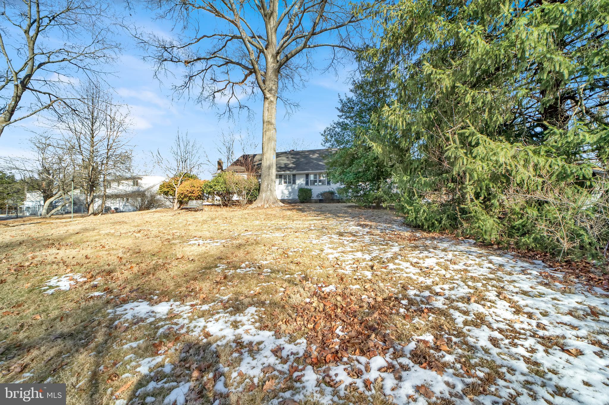 3 Clover Hill Cir