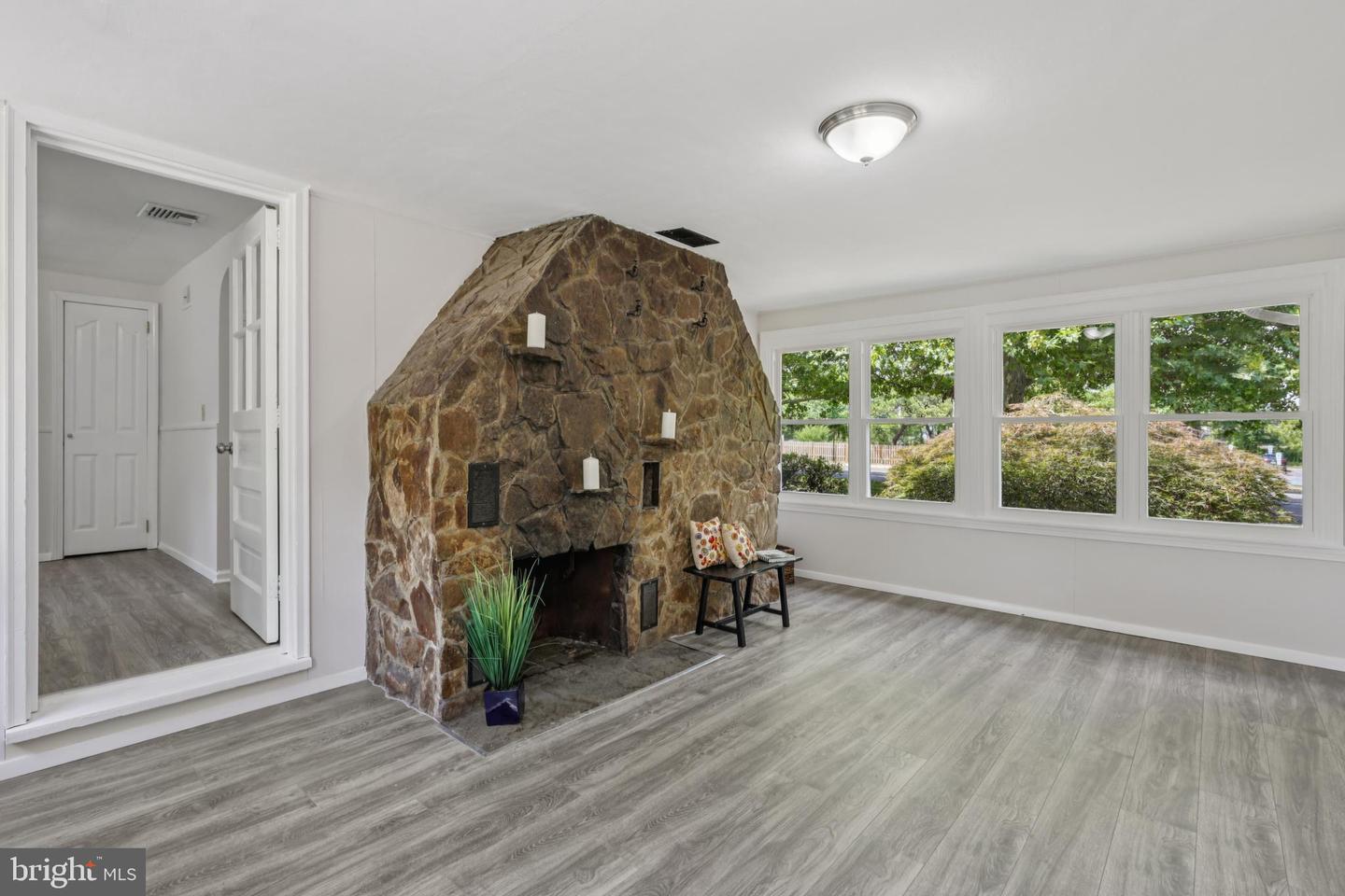 35 Wallace Rd
