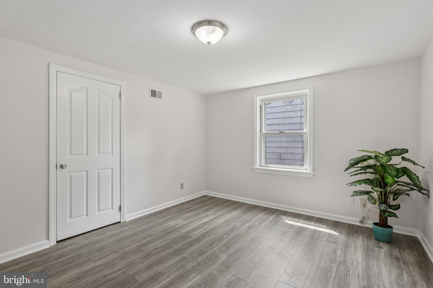 35 Wallace Rd