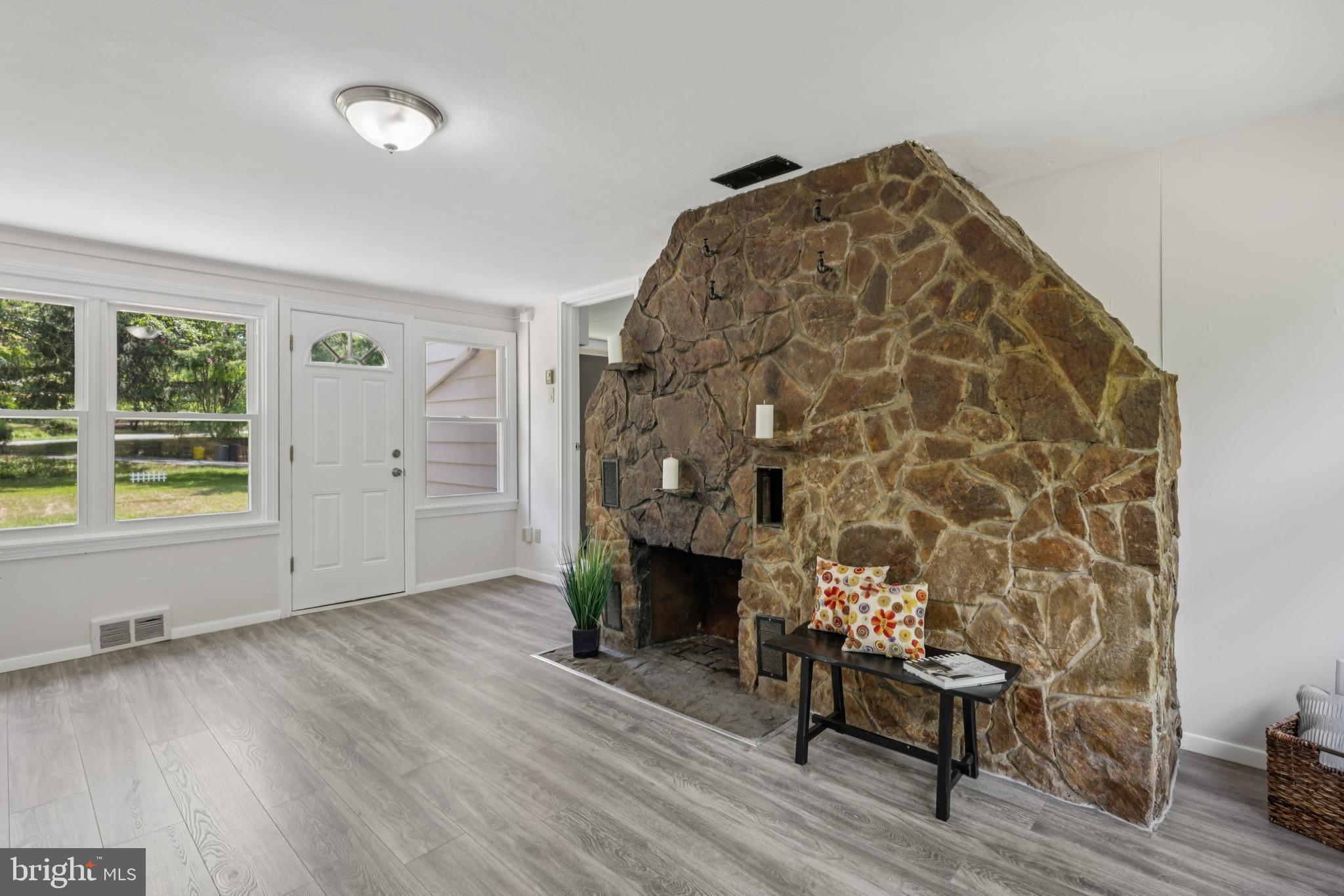 35 Wallace Rd