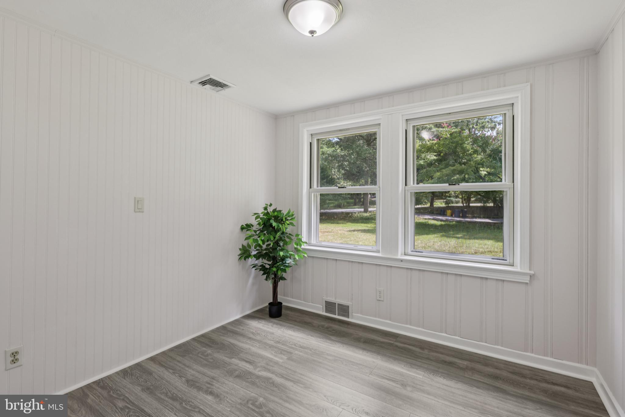 35 Wallace Rd