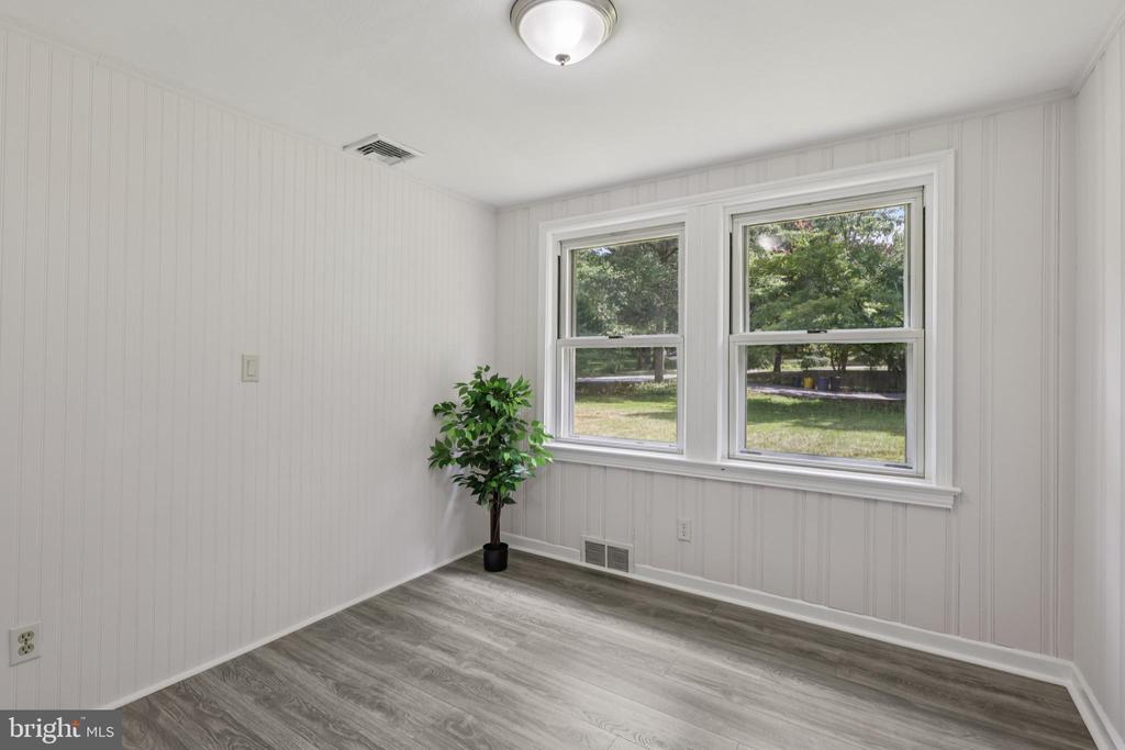 35 Wallace Rd