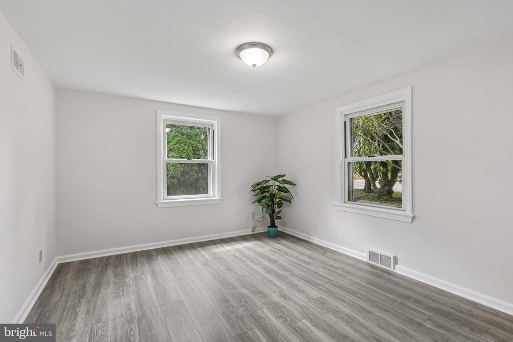 35 Wallace Rd