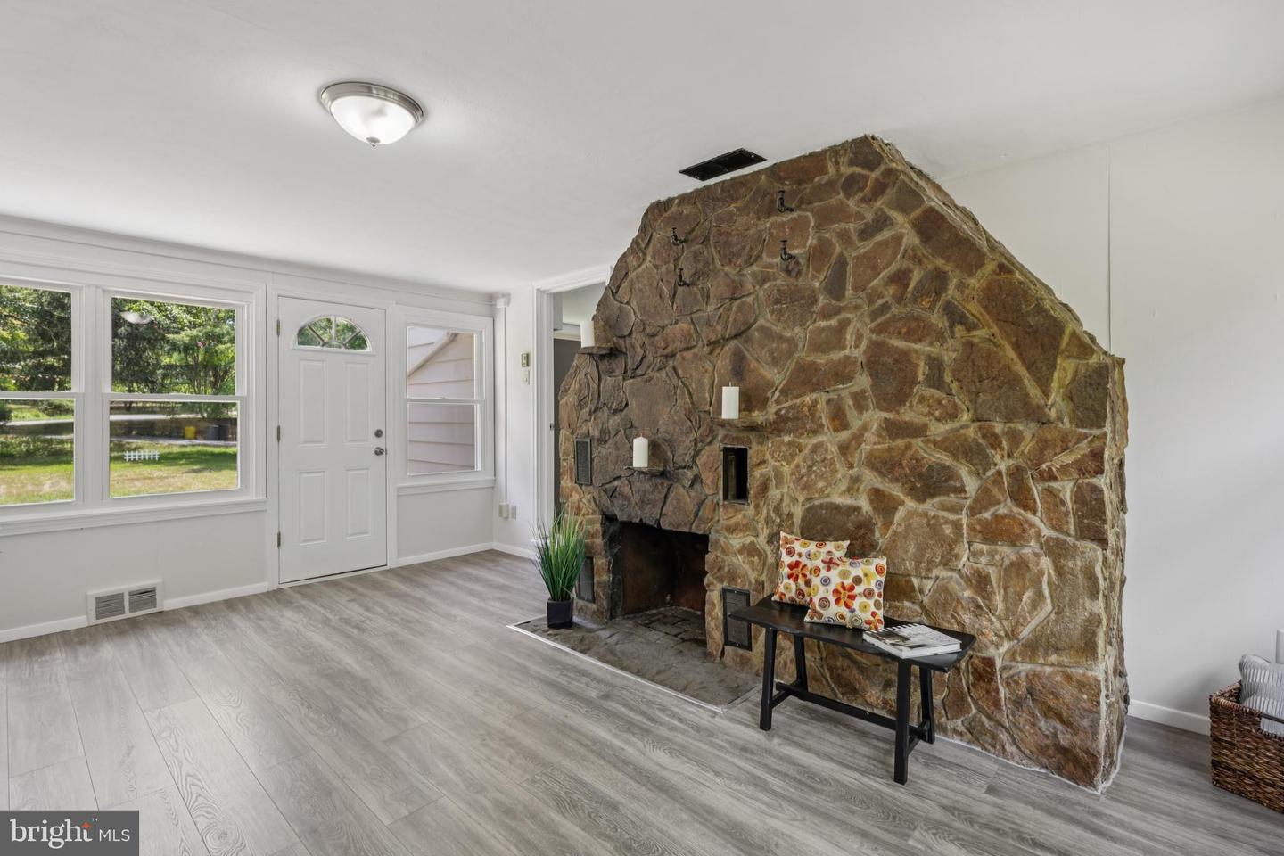 35 Wallace Rd