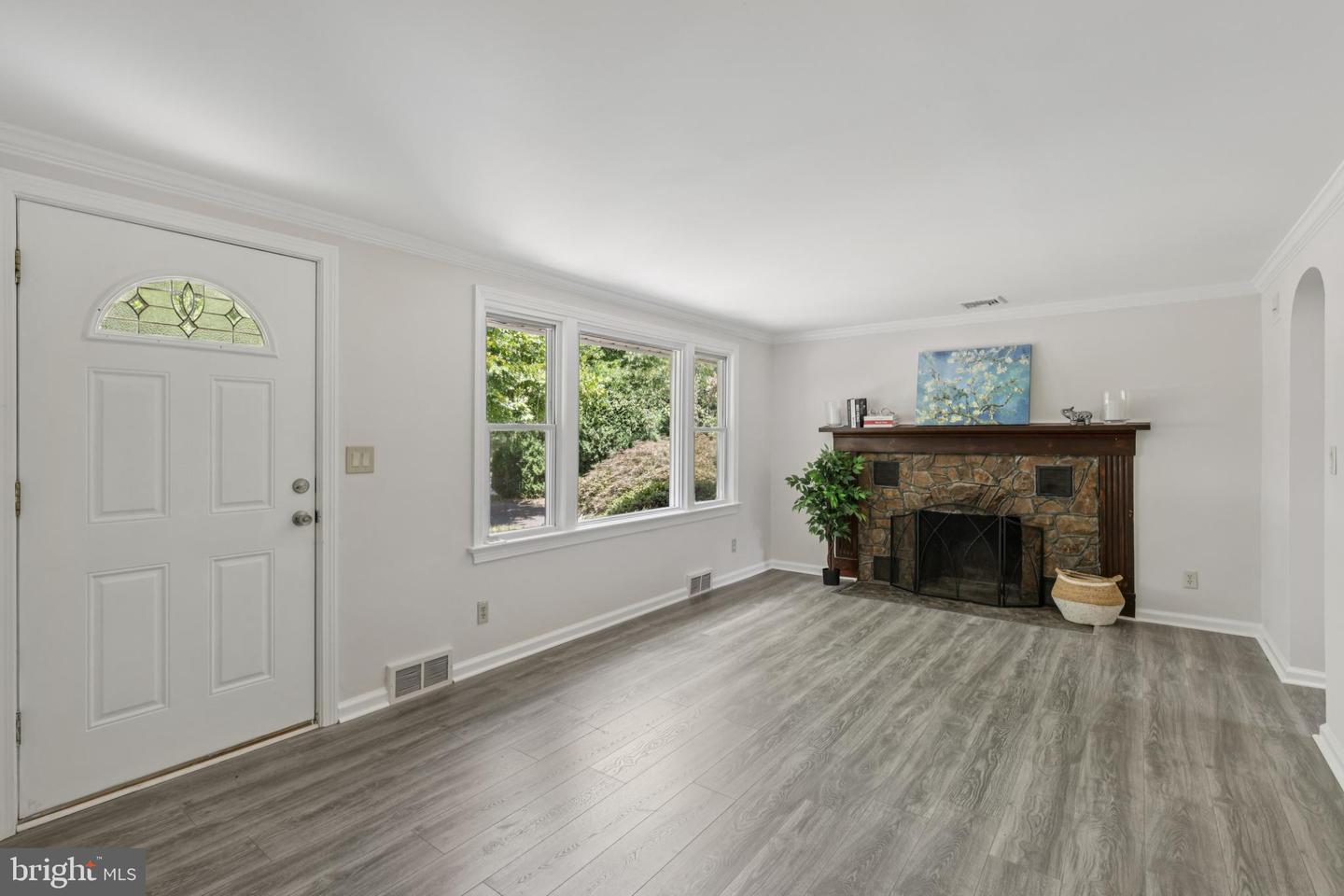 35 Wallace Rd